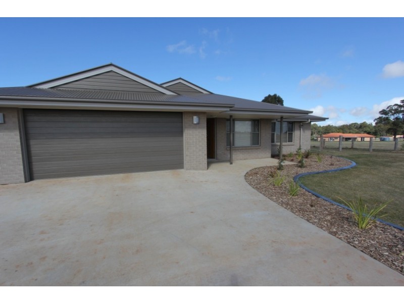 40 Rosella Pde, Kingaroy QLD 4610