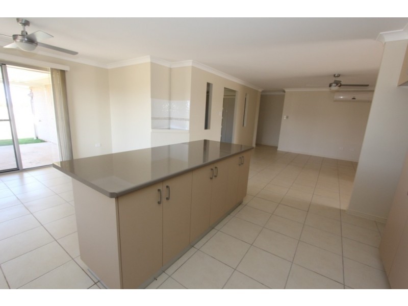 40 Rosella Pde, Kingaroy QLD 4610