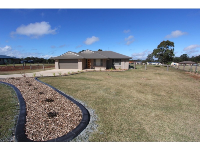 40 Rosella Pde, Kingaroy QLD 4610