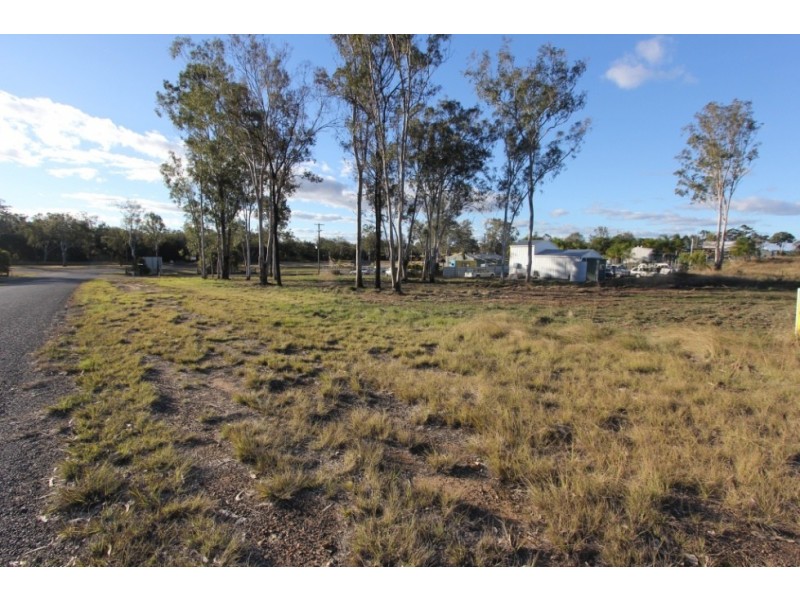1 Fleming St, Nanango QLD 4615