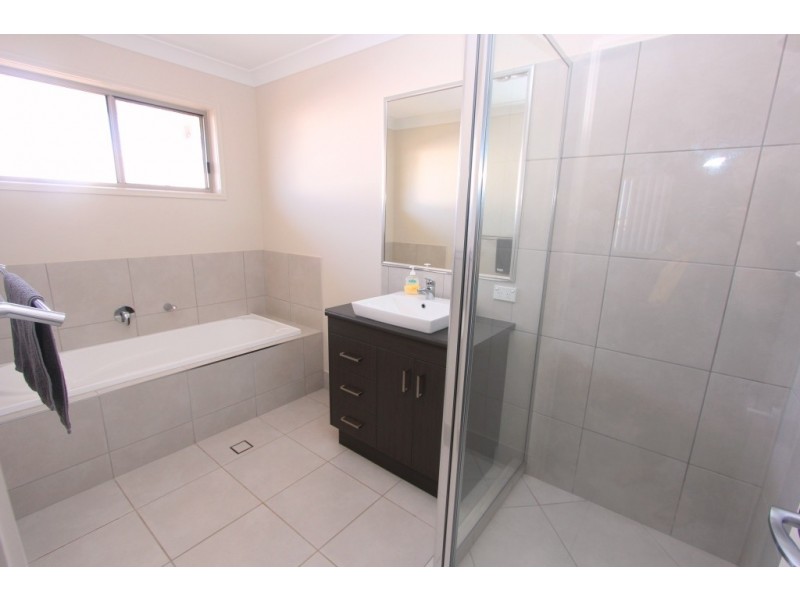 11 Nobby Way, Kingaroy QLD 4610