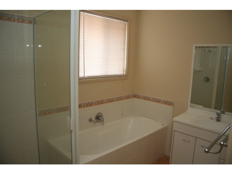 4 Bunya Drive, Kingaroy QLD 4610
