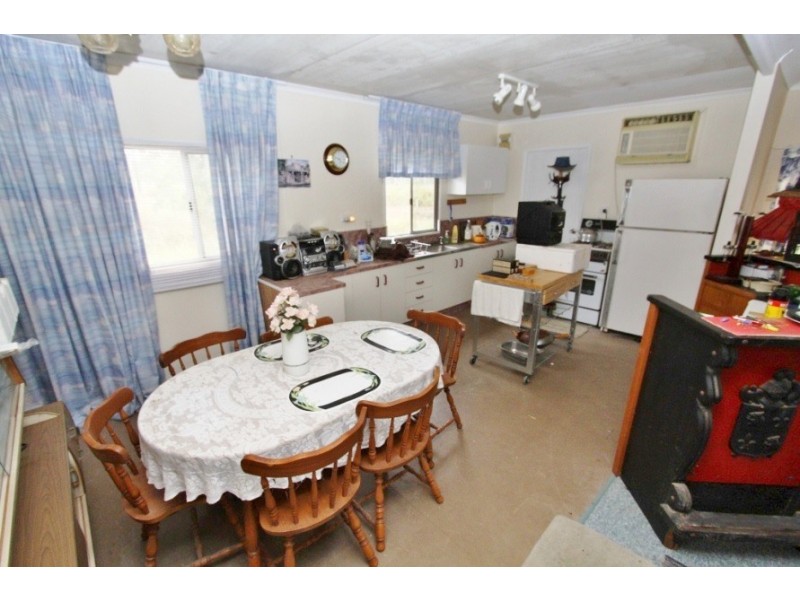 1614 Memerambi Barkers Crk Rd, Wattle Camp QLD 4615