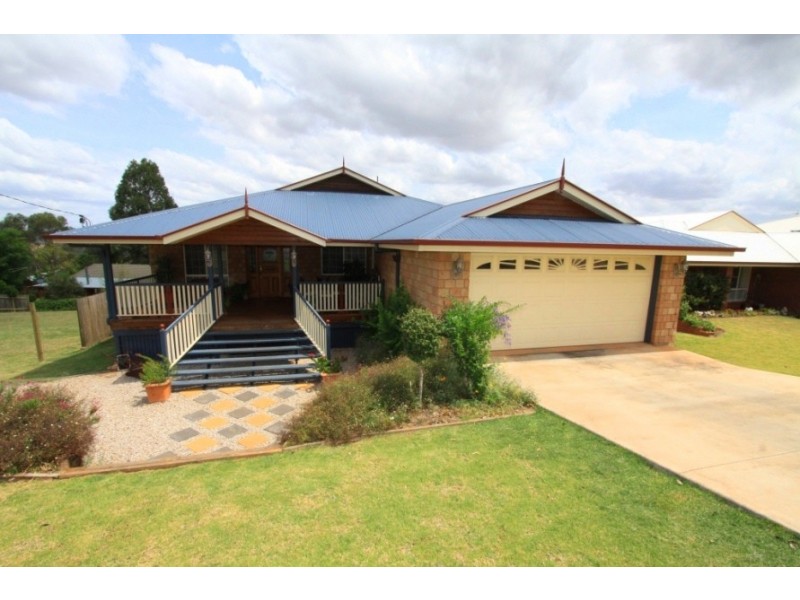 19 Adermann Drive, Kingaroy QLD 4610