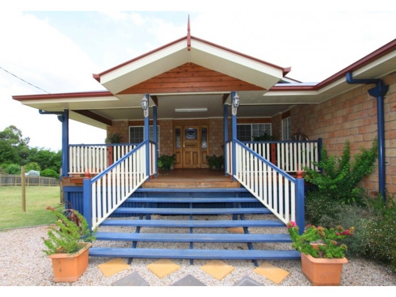 19 Adermann Drive, Kingaroy QLD 4610