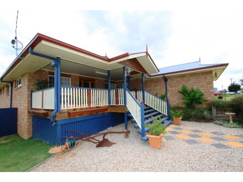 19 Adermann Drive, Kingaroy QLD 4610