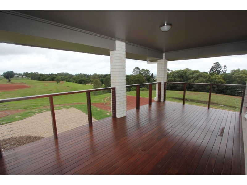 21 Bernard Cres, Kingaroy QLD 4610