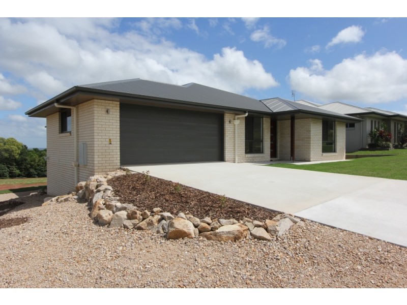 21 Bernard Cres, Kingaroy QLD 4610