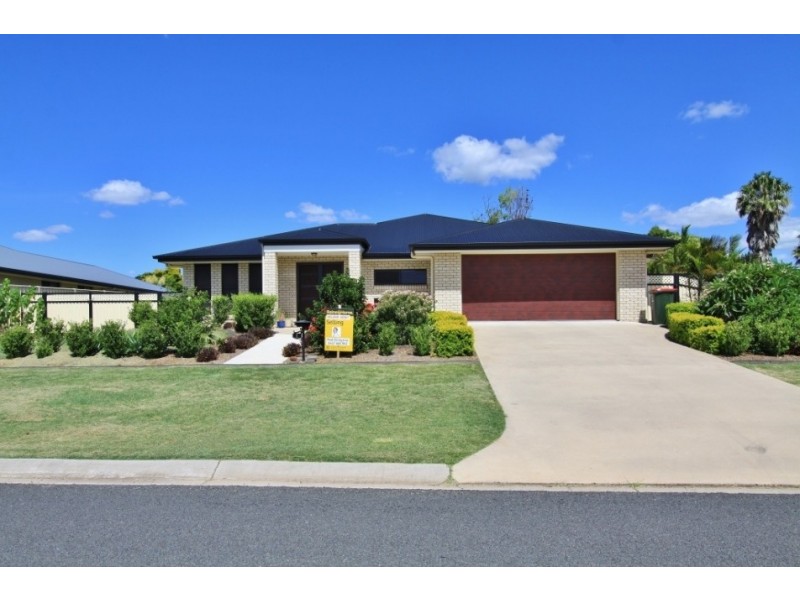 8 Hillview Parade, Kingaroy QLD 4610
