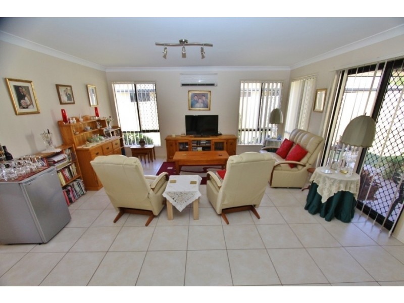 8 Hillview Parade, Kingaroy QLD 4610