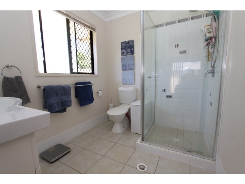 8 Hillview Parade, Kingaroy QLD 4610