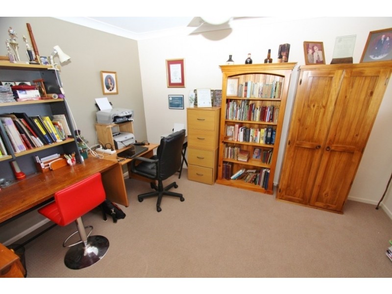 8 Hillview Parade, Kingaroy QLD 4610