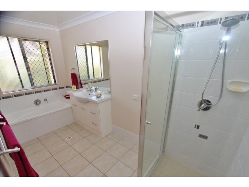 8 Hillview Parade, Kingaroy QLD 4610