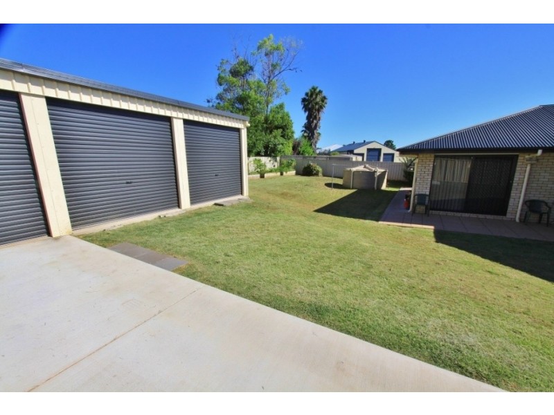 8 Hillview Parade, Kingaroy QLD 4610