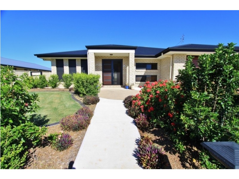 8 Hillview Parade, Kingaroy QLD 4610
