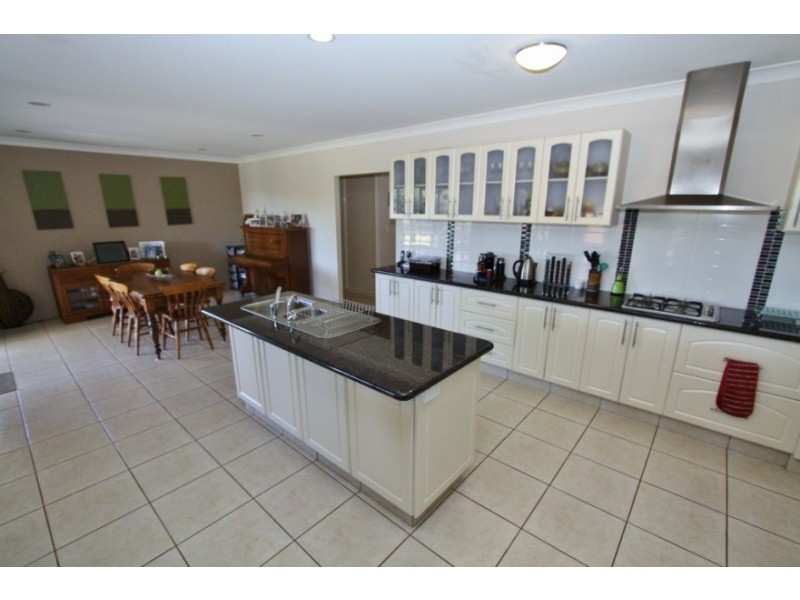 37-39 Premier Drive, Kingaroy QLD 4610