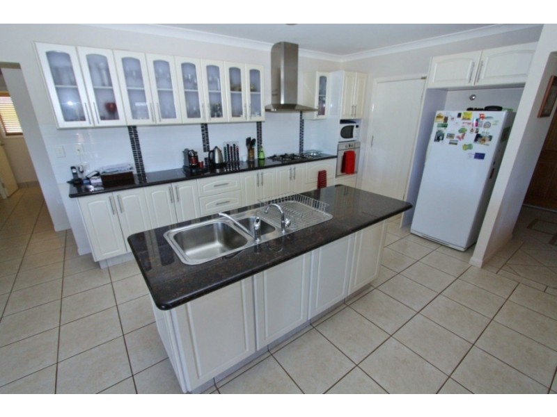 37-39 Premier Drive, Kingaroy QLD 4610