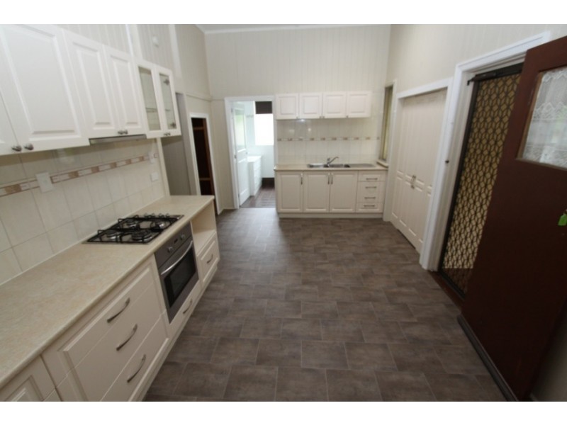 5 Toomey Street, Kingaroy QLD 4610