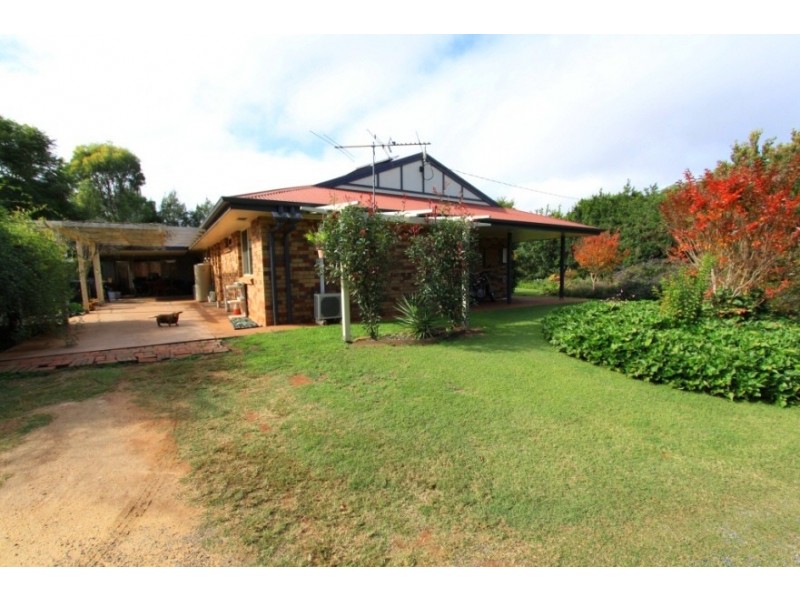 74 Harris Rd, Kingaroy QLD 4610