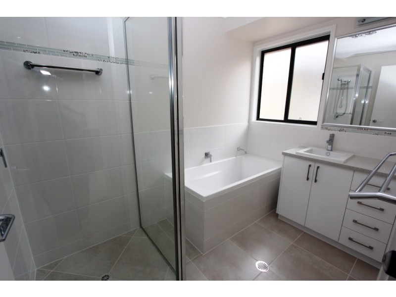 21 Bernard Cres, Kingaroy QLD 4610