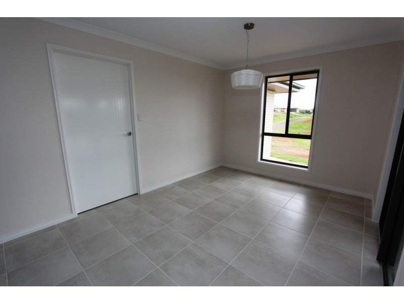 21 Bernard Cres, Kingaroy QLD 4610