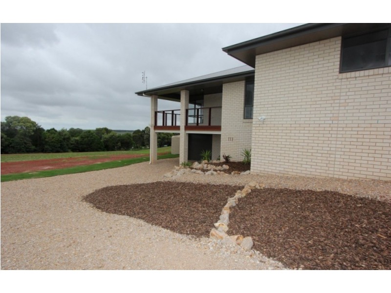 21 Bernard Cres, Kingaroy QLD 4610