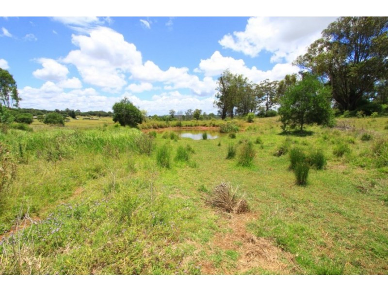 341 Izzards Rd, Nanango QLD 4615