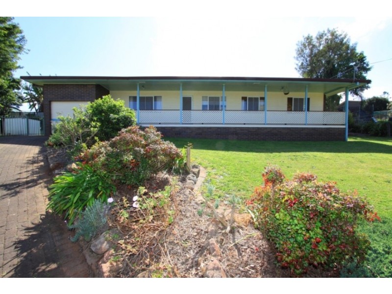 7 Neville Place, Kingaroy QLD 4610