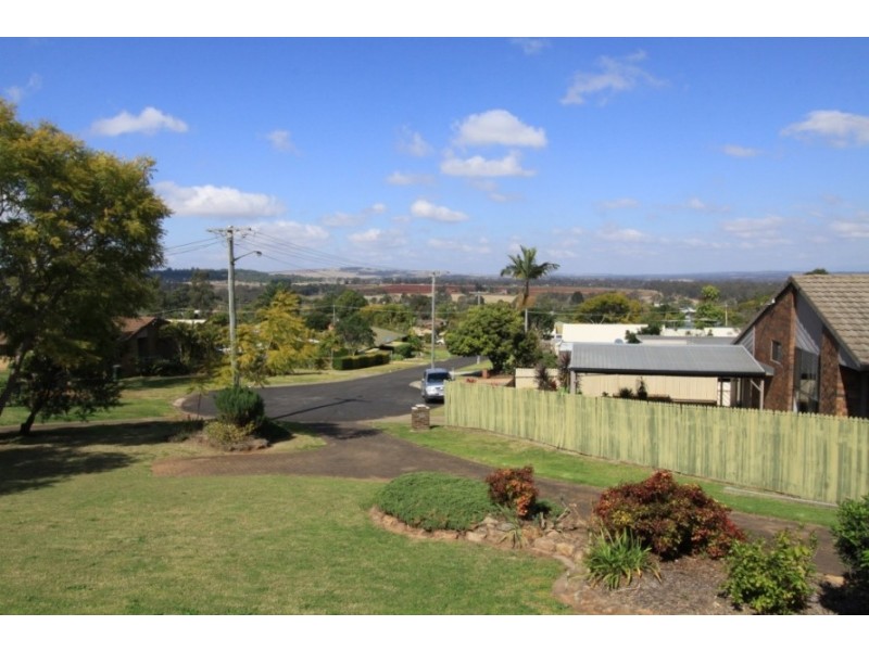 7 Neville Place, Kingaroy QLD 4610