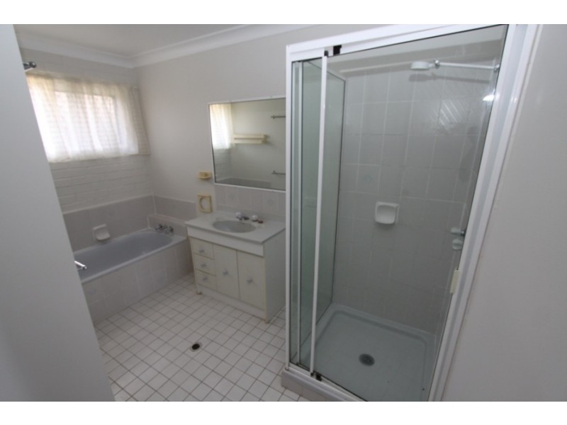 7 Neville Place, Kingaroy QLD 4610