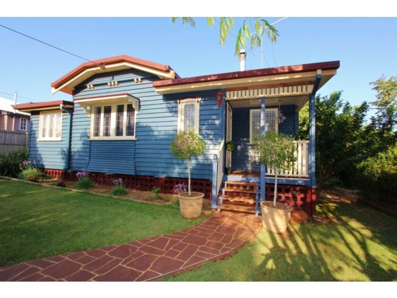 14 Gabbee Street, Kingaroy QLD 4610