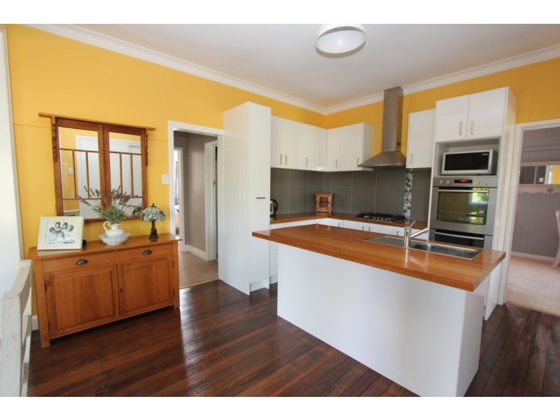 14 Gabbee Street, Kingaroy QLD 4610