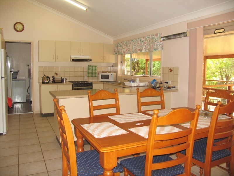 3b Murray Pde, Kingaroy QLD 4610