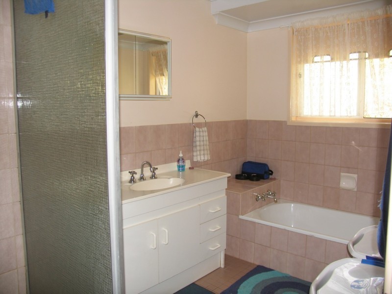 3b Murray Pde, Kingaroy QLD 4610