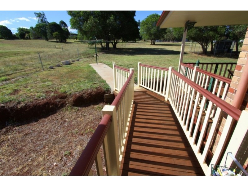 39 Sonaree Drive, Kingaroy QLD 4610