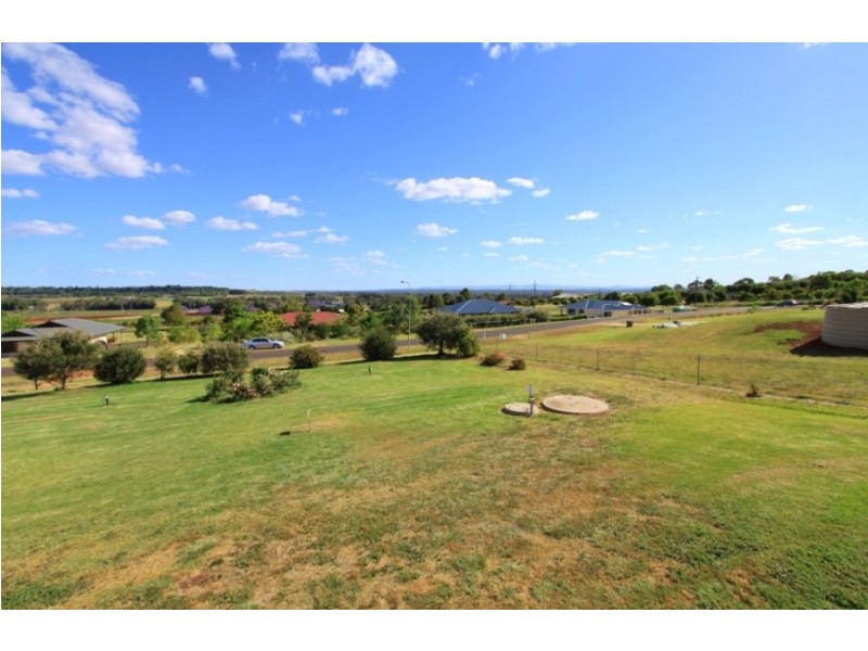 39 Sonaree Drive, Kingaroy QLD 4610