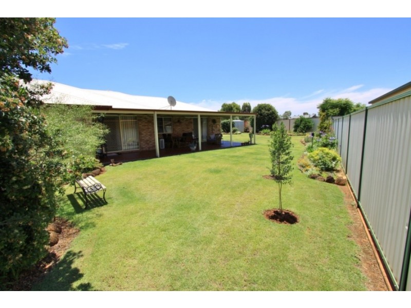 35 Windsor Circle, Kingaroy QLD 4610