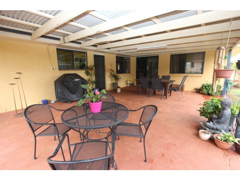 8 Avocado Cres, Kingaroy QLD 4610