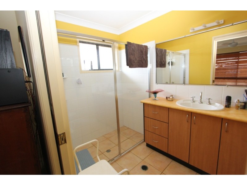 8 Avocado Cres, Kingaroy QLD 4610