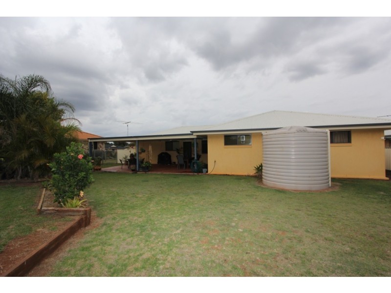 8 Avocado Cres, Kingaroy QLD 4610