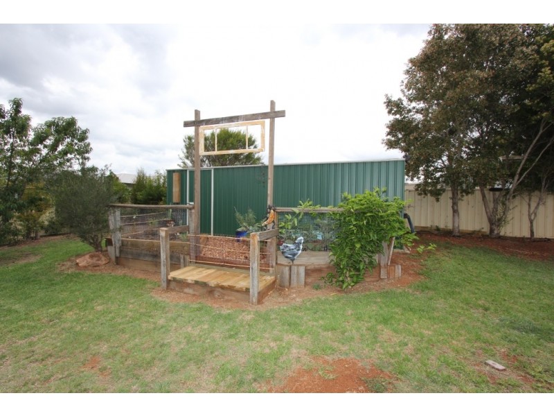 8 Avocado Cres, Kingaroy QLD 4610