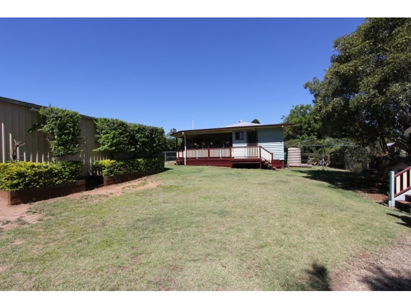 15 Arthur Street, Kingaroy QLD 4610