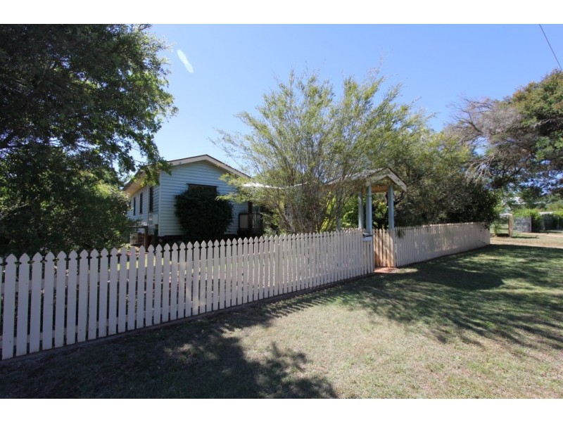 15 Arthur Street, Kingaroy QLD 4610