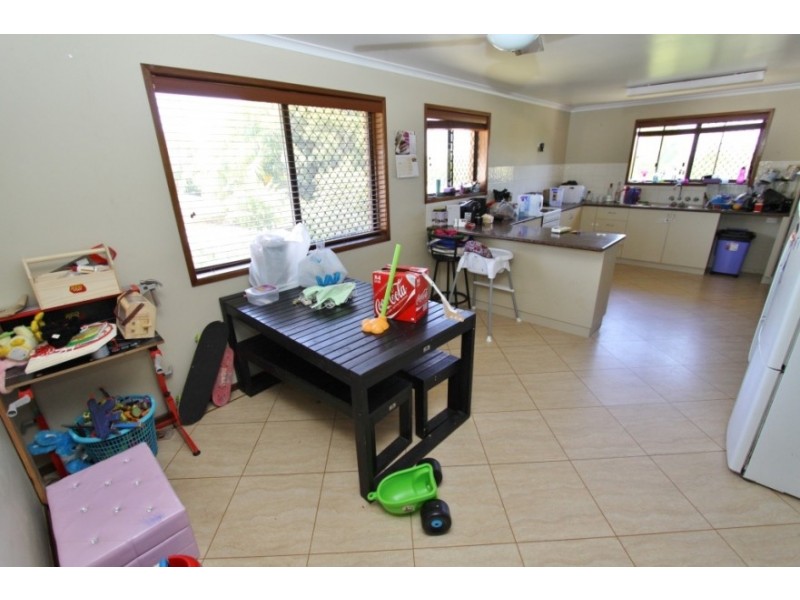 27 Fairview Drive, Kingaroy QLD 4610