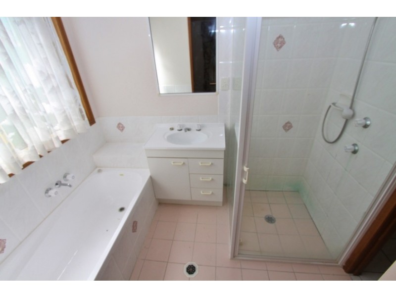 1 Fairway Drive, Nanango QLD 4615