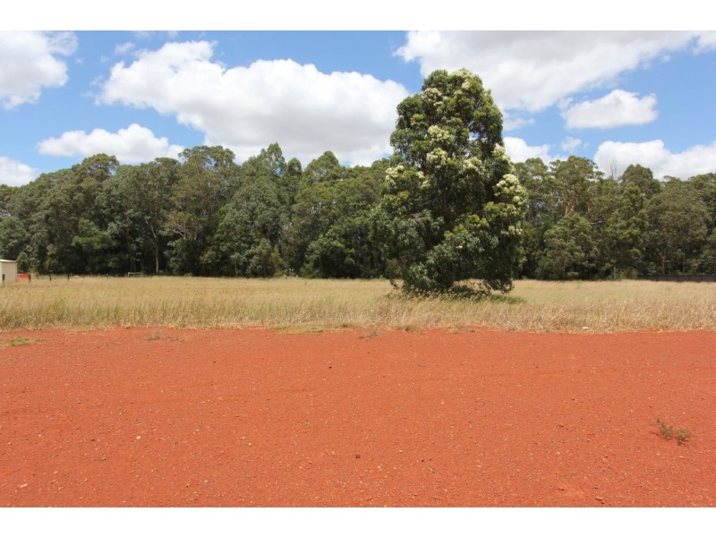 9 to 11 Lorikeet Circuit, Kingaroy QLD 4610