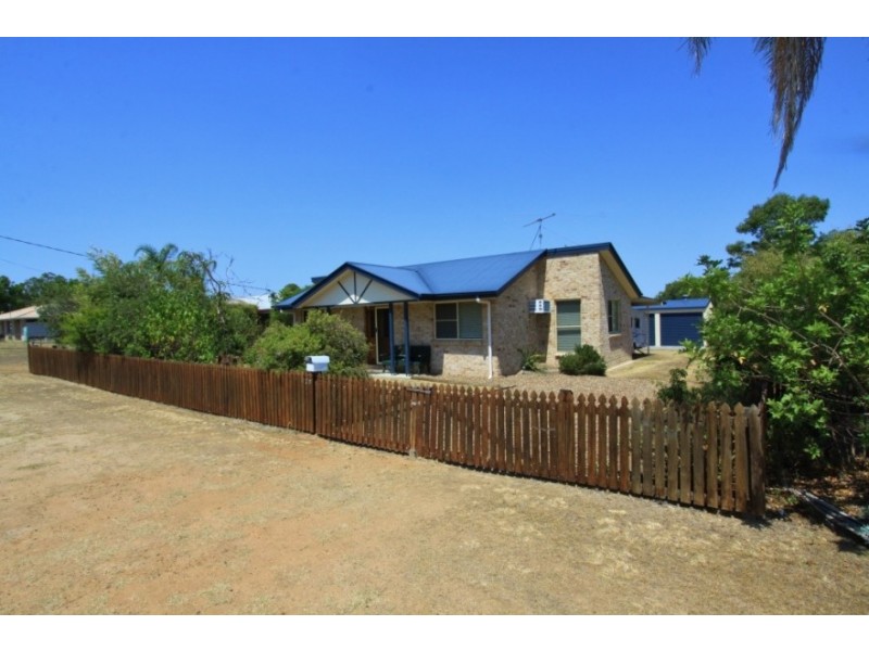 29 Bunker Avenue, Nanango QLD 4615