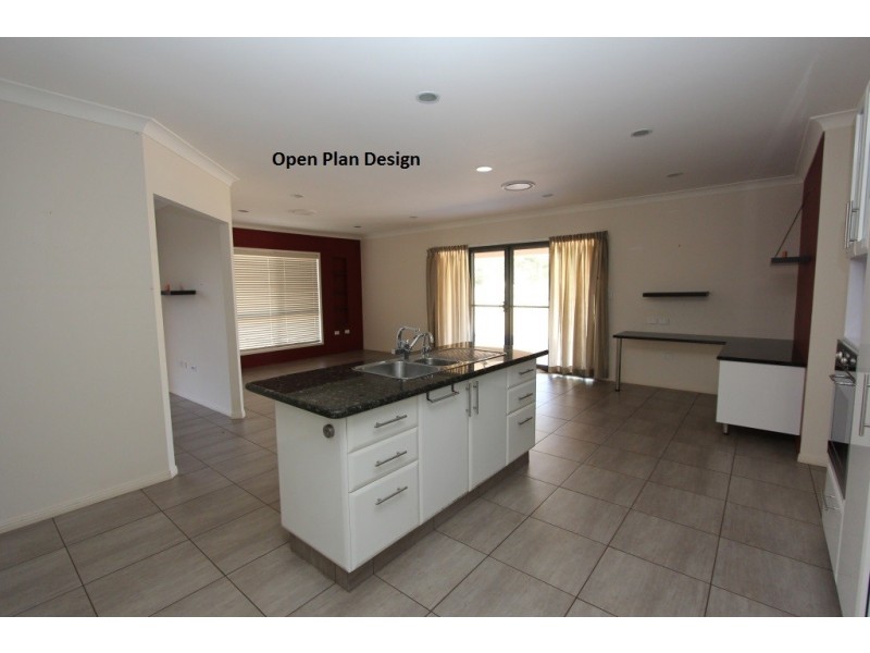 12 Premier Drive, Kingaroy QLD 4610
