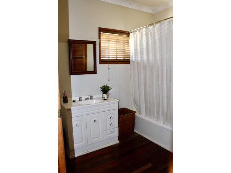 62 Muir Drive, Nanango QLD 4615