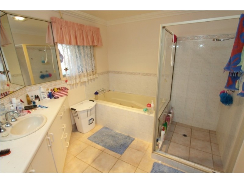 13 Olive Grove, Kingaroy QLD 4610